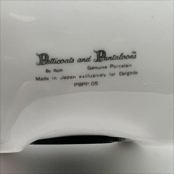 🎁 Vintage 70s Petticoats and Pantaloons Porcelain Piggy Bank Girl and Kittens - Picture 6 of 9